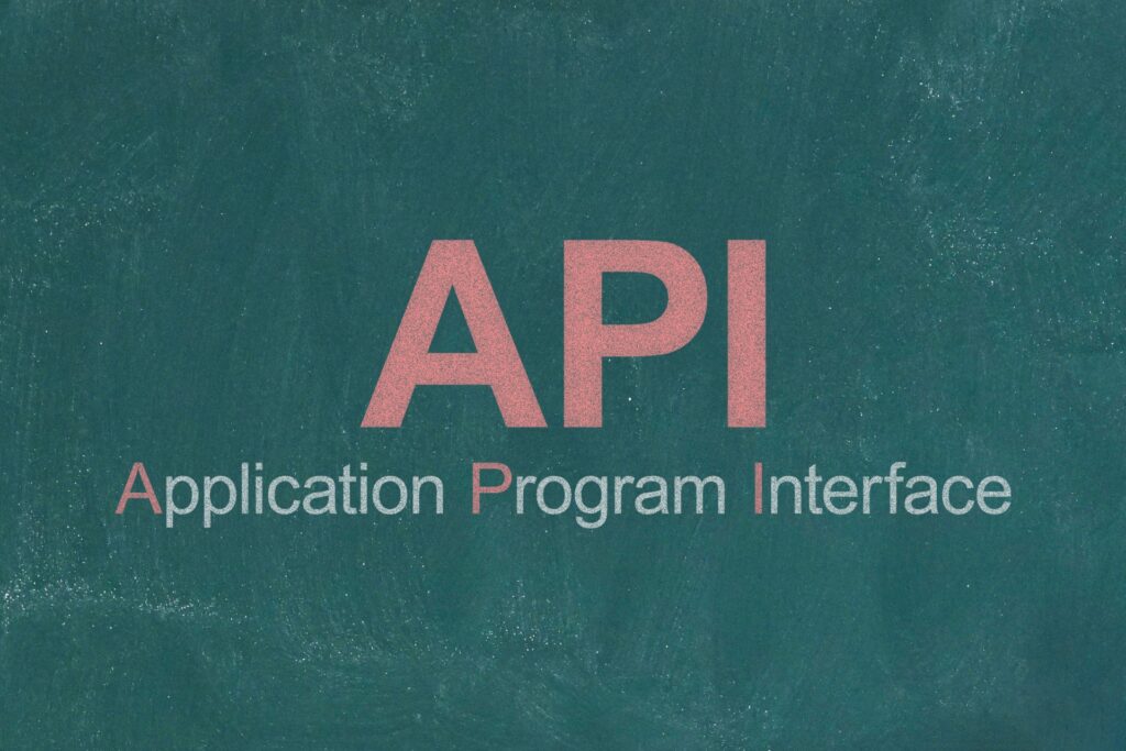 APIとは？初心者でもわかる仕組みと使い方